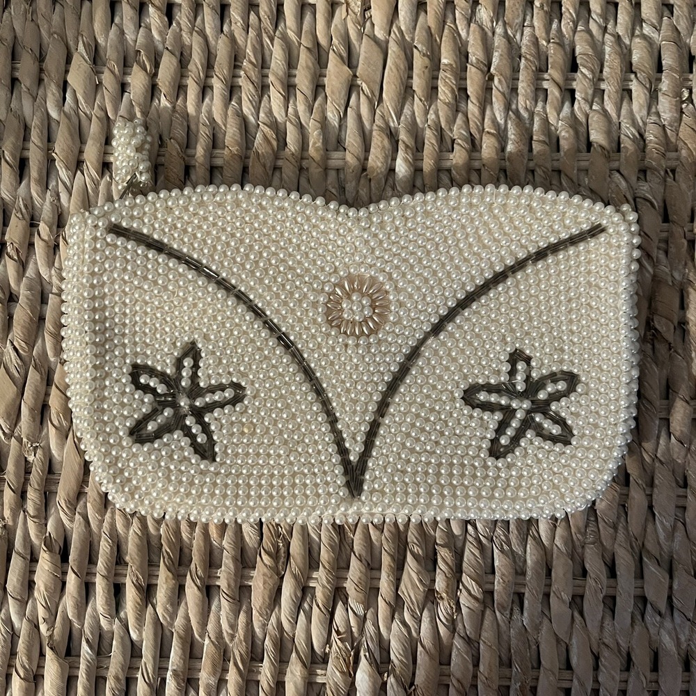 Vintage Purse White Beaded‎ with Satin Lining Art Deco Small Zip Closure Star